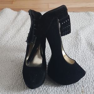 Black platform heel